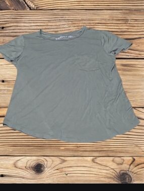 WOMEN'S AREO SERIOUSLY SOFT PERFECT CREW SHIRT